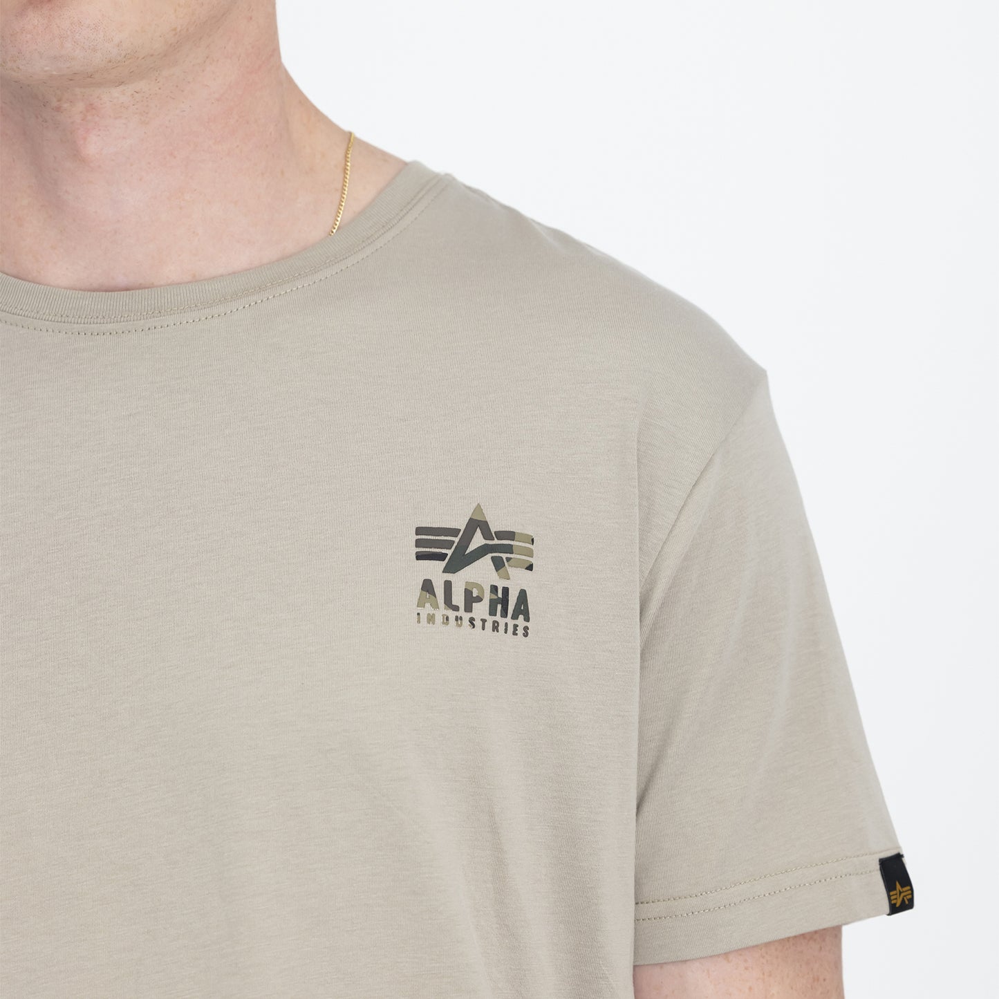 T-shirt con stampa sul retro e logo Puff