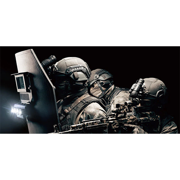 Lampada tattica a LED P20 4K, 4.000 lumen (batterie incluse)