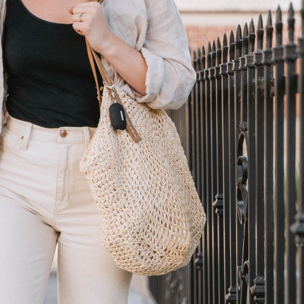 Allarme personale Shrill Alarm 2 in 1 con luce LED e moschettone, nero