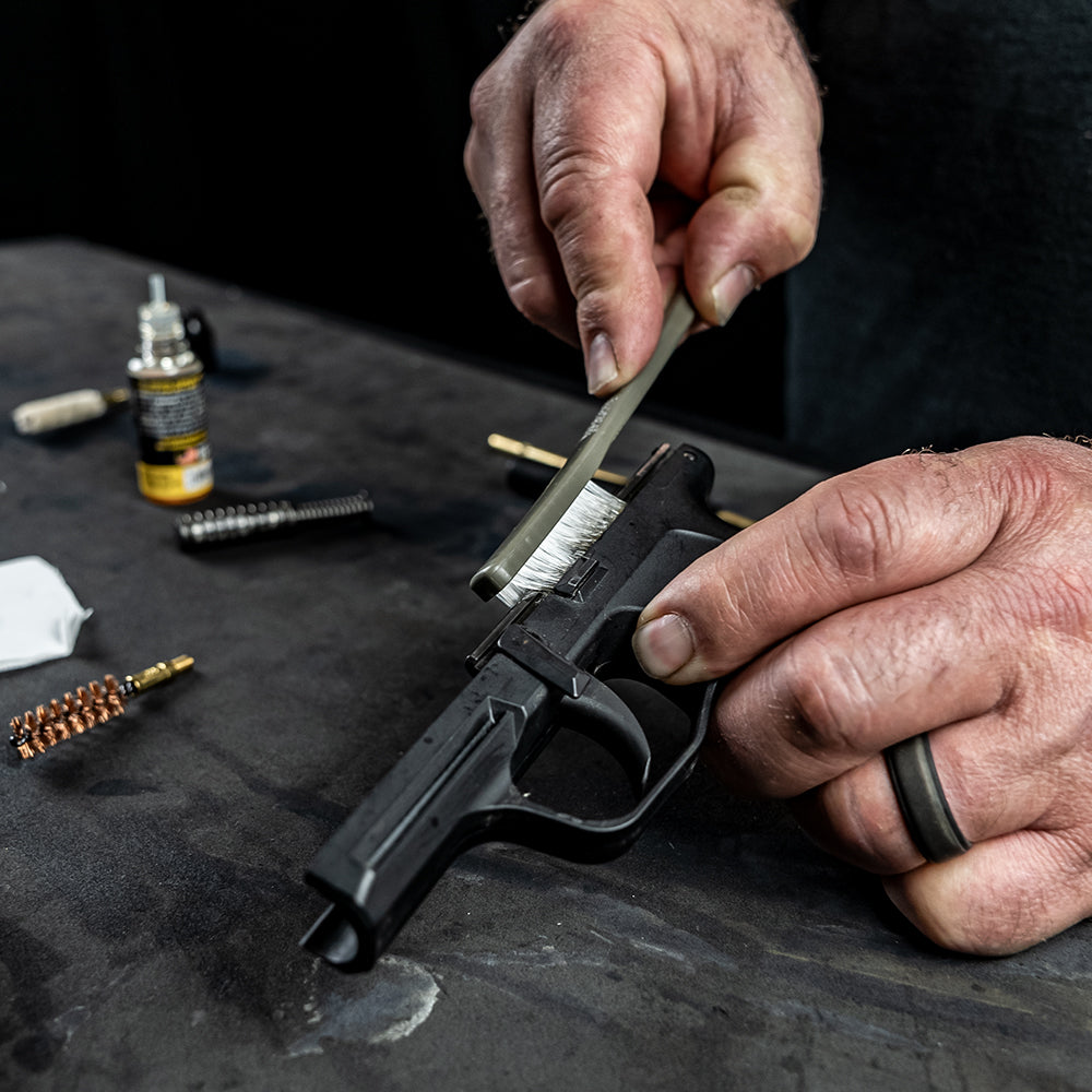 Kit di pulizia per pistole multicalibro con asta in ottone