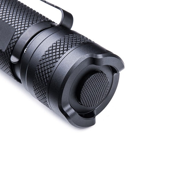 Lampe de poche tactique à LED P91, 5 000 lumens (batterie incluse)