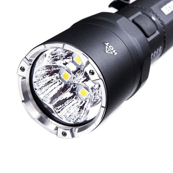 Lampe de poche tactique à LED P91, 5 000 lumens (batterie incluse)