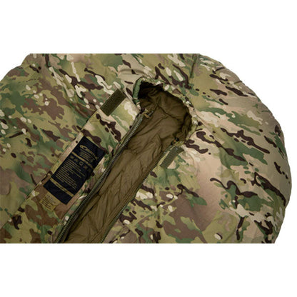 Kunstfaserschlafsack DEFENCE 4, multicam, Grösse M, Reissverschluss mittig