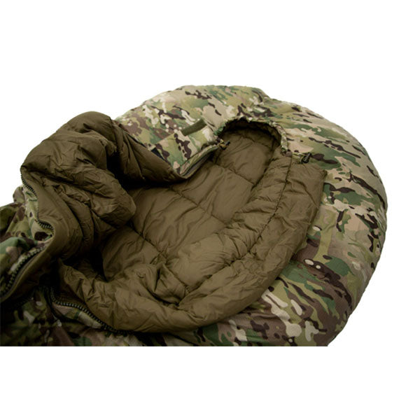 Kunstfaserschlafsack DEFENCE 4, multicam, Grösse M, Reissverschluss mittig