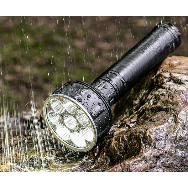 Projecteur LED SAINT TORCH 31, 20 000 lumens (batterie incluse)