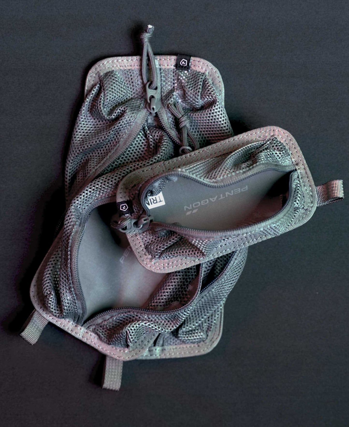 Pochette triple en maille Trinity, grise