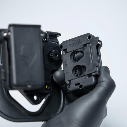 Fondina per 2 caricatori monofilare 9mm/.40cal (può essere indossata all'interno o all'esterno) 