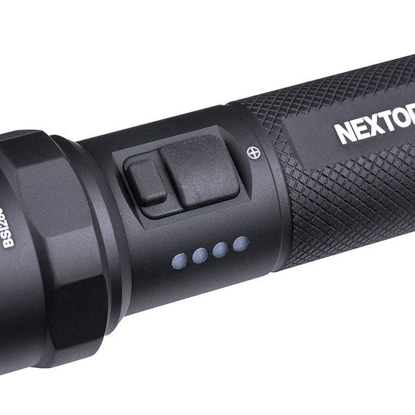 Lampe de poche tactique à LED P84, 3 000 lumens (batterie incluse)