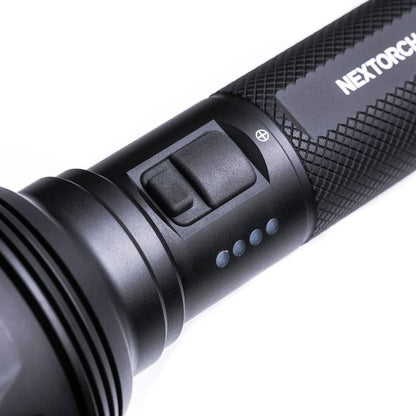 Taktische LED-Taschenlampe P82C,  2'200 Lumen (inkl. Akku)